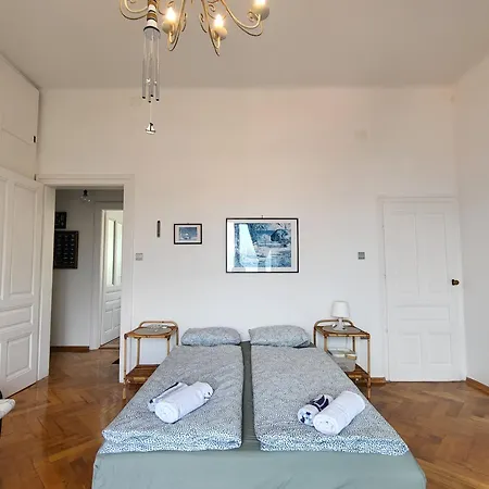 Apartment House Of Lords